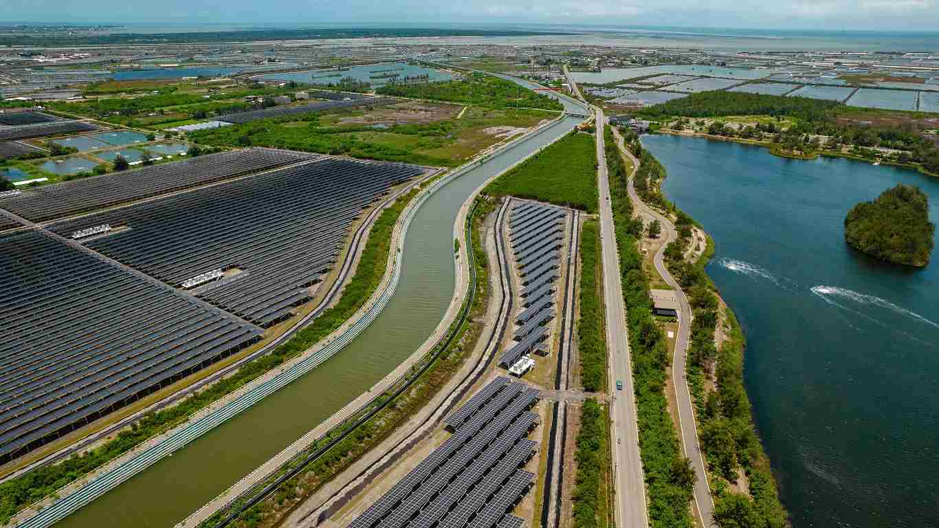 尊龙z6能源事业提供智慧能源管理、、、太阳能监控管理、、全方位电厂建置及运维解决方案，，并拥有管理超过6000案场的经验