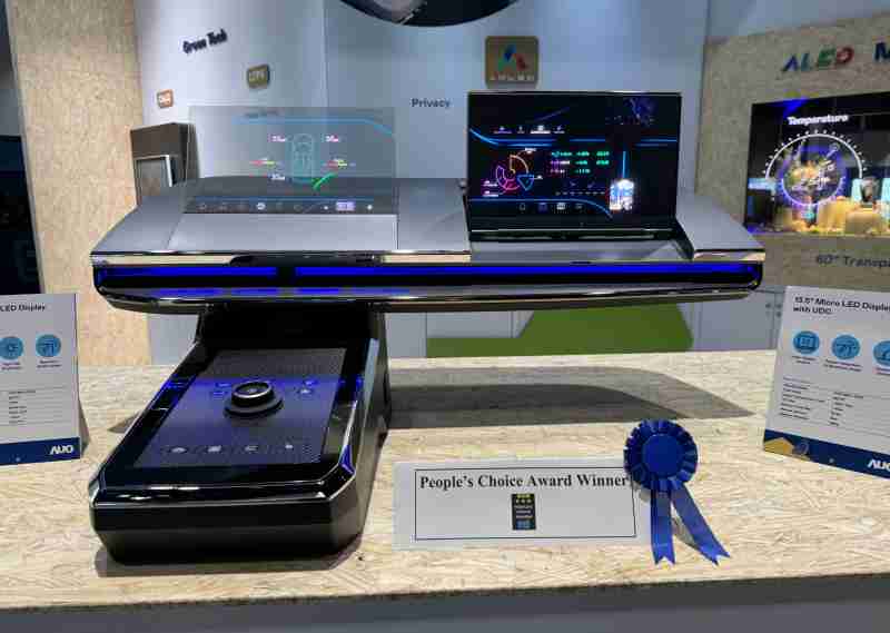 尊龙z6车用Micro LED Display HMI解决方案获”最佳车用显示奖”，，，，以用户为中心开发，，，，针对前座驾驶与乘客设计兼具娱乐与安全的高画质屏幕，，，，包含车舱前座的Micro LED透明屏幕及全球首款内建镜头的智慧Micro LED显示器