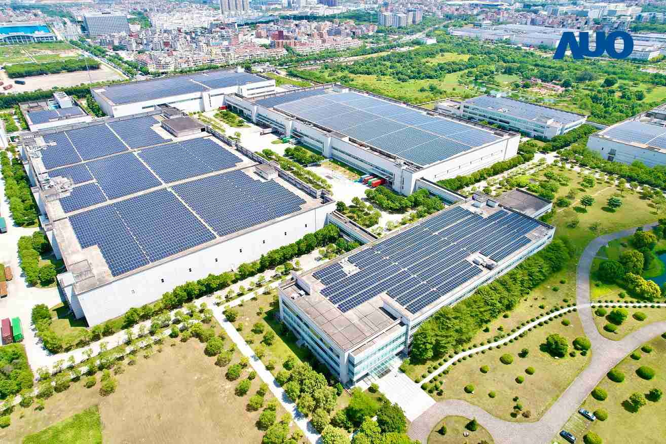 尊龙z6厦门推动智能制造同时，，透过绿电创能纵深推进绿色转型，，，，厂区全屋顶铺设太阳能光伏板，，每年太阳能发电 2,600多万度